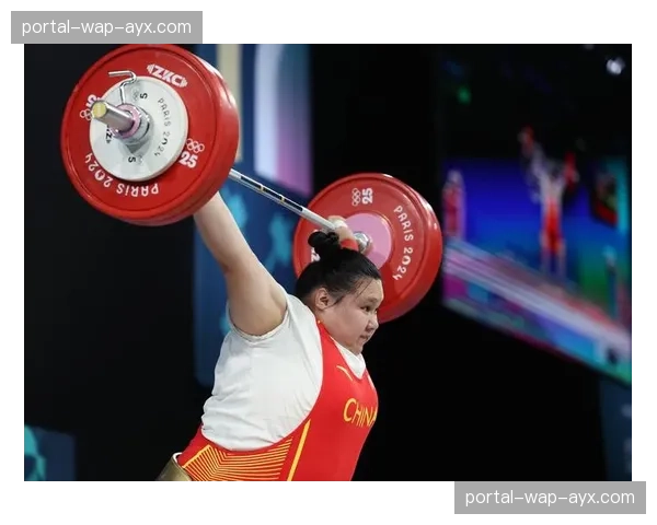 为适应巴黎奥运会赛程，多国举重队提前抵达欧洲进行适应性训练